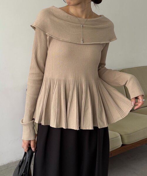 CAPRICIEUX LE'MAGE（カプリシューレマージュ）の「フレアボートネックニット（ニット/セーター・レディース・ブラック/ブラウン/ベージュ・FREE）」の8枚目の写真