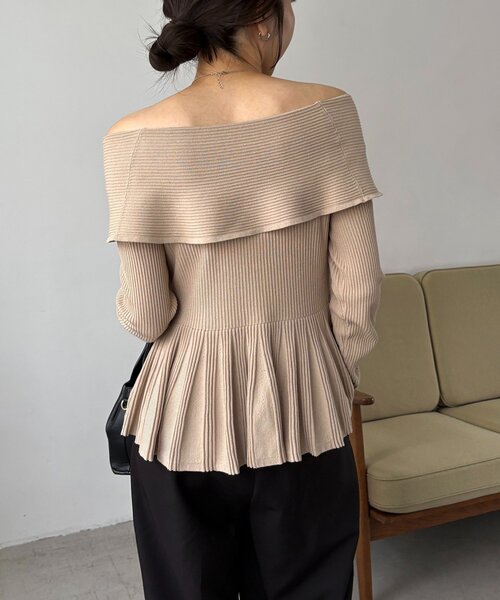 CAPRICIEUX LE'MAGE（カプリシューレマージュ）の「フレアボートネックニット（ニット/セーター・レディース・ブラック/ブラウン/ベージュ・FREE）」の12枚目の写真