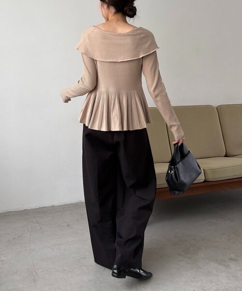 CAPRICIEUX LE'MAGE（カプリシューレマージュ）の「フレアボートネックニット（ニット/セーター・レディース・ブラック/ブラウン/ベージュ・FREE）」の13枚目の写真