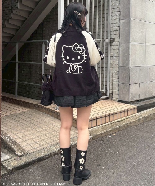 Candy Stripper(キャンディストリッパー)の「【HELLO KITTY】RIBBON KNIT ジャンパー(ニット/セーター・レディース・ブラック/ピンク・FREE)」の7枚目の写真