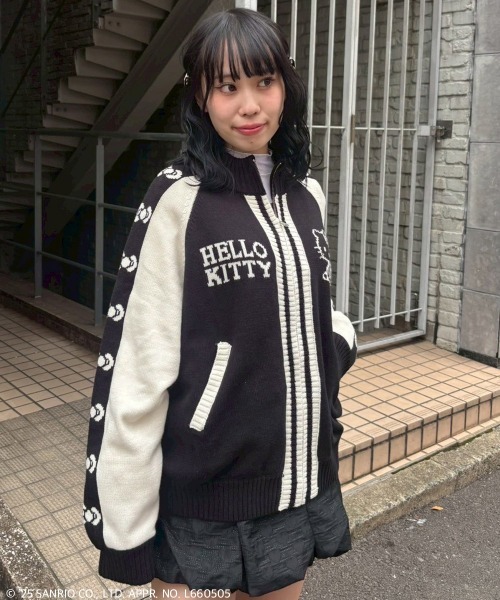 Candy Stripper(キャンディストリッパー)の「【HELLO KITTY】RIBBON KNIT ジャンパー(ニット/セーター・レディース・ブラック/ピンク・FREE)」の3枚目の写真