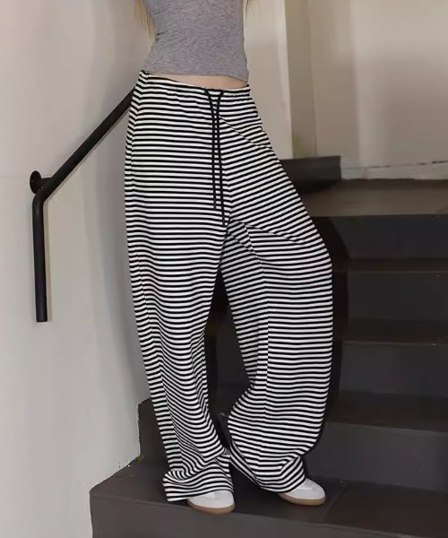 GEMEDA（ジェメダ）の「モノトーンボーダーワイドパンツ（その他パンツ・レディース・ブラック×ホワイト/グレー/ダークグレー/ベージュ・M）」の2枚目の写真