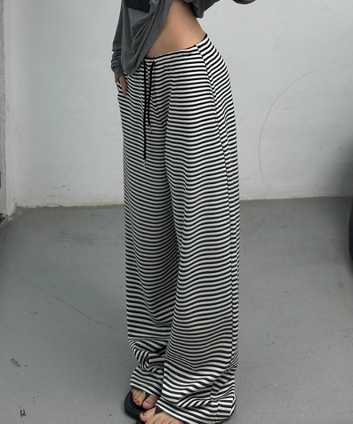 GEMEDA（ジェメダ）の「モノトーンボーダーワイドパンツ（その他パンツ・レディース・ブラック×ホワイト/グレー/ダークグレー/ベージュ・M）」の10枚目の写真