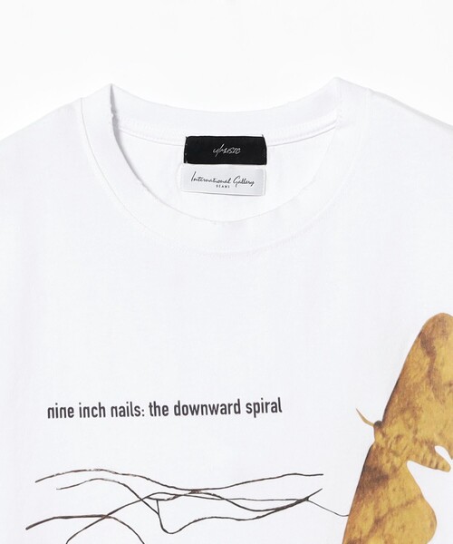International Gallery BEAMS(インターナショナルギャラリービームス)の「【別注】U/MUSIC × IG / UNDERSONG Nine Inch Nails グラフィック Tシャツ ①(Tシャツ/カットソー・メンズ・ホワイト・L/M/S)」の2枚目の写真