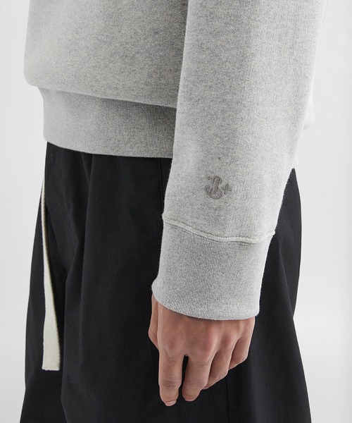 JIL SANDER（ジルサンダー）の「SWEATSHIRT 128 CN EMB（スウェット・メンズ・グレー・S/M）」の2枚目の写真