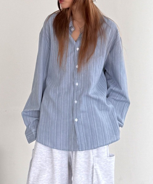 4INT.（フォイント）の「【UNISEX】ストライプ ビッグシルエット 長袖 シャツ（シャツ/ブラウス・レディース・ベージュ/ネイビー/ブルー/ブラック/ライトブルー・FREE）」の5枚目の写真