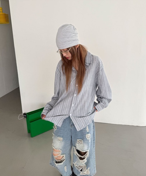 4INT.（フォイント）の「【UNISEX】ストライプ ビッグシルエット 長袖 シャツ（シャツ/ブラウス・レディース・ベージュ/ネイビー/ブルー/ブラック/ライトブルー・FREE）」の7枚目の写真