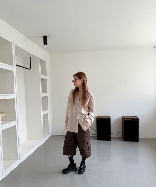 4INT.（フォイント）の「【UNISEX】ストライプ ビッグシルエット 長袖 シャツ（シャツ/ブラウス・レディース・ベージュ/ネイビー/ブルー/ブラック/ライトブルー・FREE）」の12枚目の写真