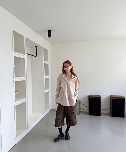 4INT.（フォイント）の「【UNISEX】ストライプ ビッグシルエット 長袖 シャツ（シャツ/ブラウス・レディース・ベージュ/ネイビー/ブルー/ブラック/ライトブルー・FREE）」の14枚目の写真