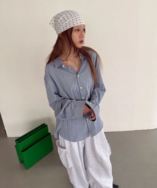 4INT.（フォイント）の「【UNISEX】ストライプ ビッグシルエット 長袖 シャツ（シャツ/ブラウス・レディース・ベージュ/ネイビー/ブルー/ブラック/ライトブルー・FREE）」の17枚目の写真
