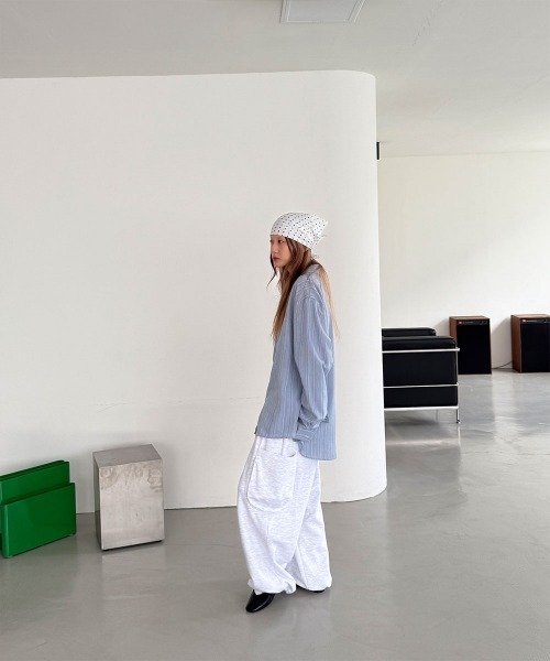 4INT.（フォイント）の「【UNISEX】ストライプ ビッグシルエット 長袖 シャツ（シャツ/ブラウス・レディース・ベージュ/ネイビー/ブルー/ブラック/ライトブルー・FREE）」の20枚目の写真