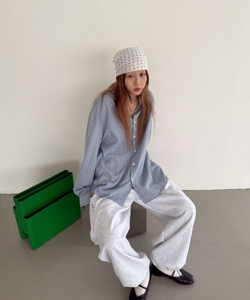 4INT.（フォイント）の「【UNISEX】ストライプ ビッグシルエット 長袖 シャツ（シャツ/ブラウス・レディース・ベージュ/ネイビー/ブルー/ブラック/ライトブルー・FREE）」の21枚目の写真