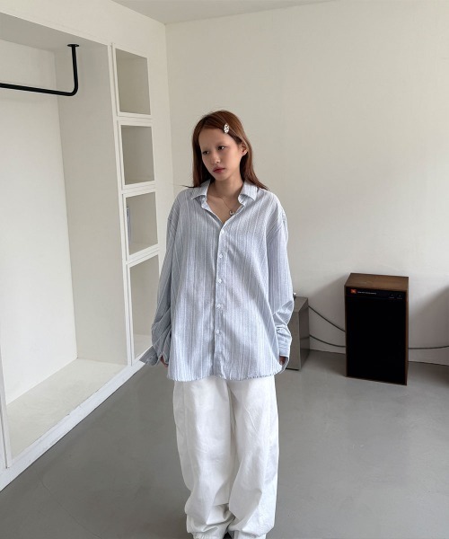 4INT.（フォイント）の「【UNISEX】ストライプ ビッグシルエット 長袖 シャツ（シャツ/ブラウス・レディース・ベージュ/ネイビー/ブルー/ブラック/ライトブルー・FREE）」の22枚目の写真