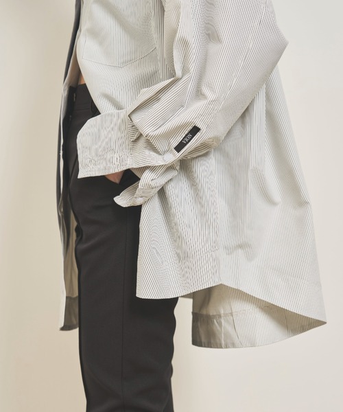 VION（ヴィオン）の「ストライプビッグシャツ / Stripe Big Shirt（シャツ/ブラウス・レディース・ホワイト/ネイビー・FREE）」の3枚目の写真