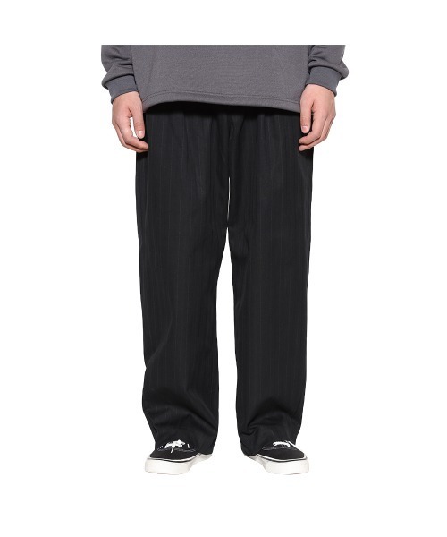 CALEE(キャリー)の「PINSTRIPE TUCK WIDE SLACKS(スラックス・メンズ・チャコールグレー/ブラック・MEDIUM/LARGE/X-LARGE)」の1枚目の写真
