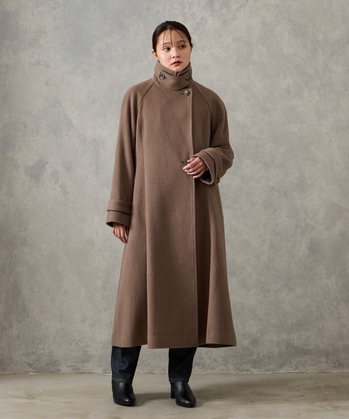 AIMER（エメ）の「RESCWOOL(R)  ビーバー3WAYカラーバックタックAラインロングコート（チェスターコート・レディース・ブラウン/ベージュ/ブラック・LARGE/MEDIUM）」の17枚目の写真