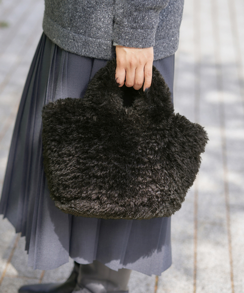 IENA(イエナ)の「HELEN MOORE/ヘレンムーア MINI バッグ PILLJOY(ハンドバッグ・レディース・チャコールグレー/ウッド・FREE)」の2枚目の写真