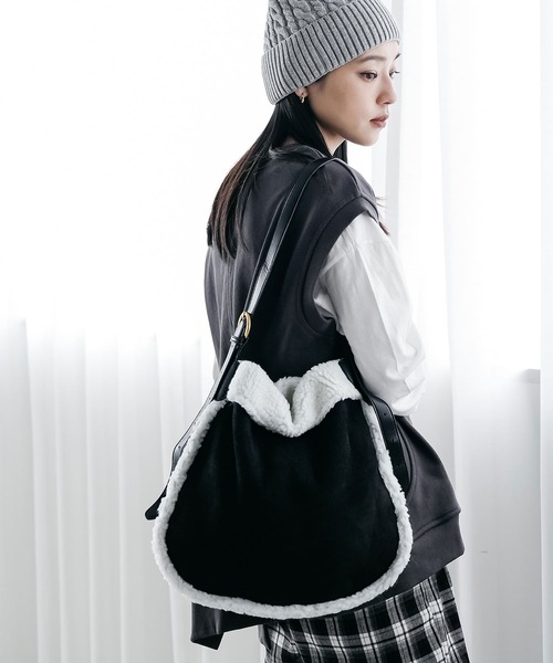 mili an deni（ミリアンデニ）の「フェイクムートンポーチ付きショルダーバッグ（ショルダーバッグ・レディース・ブラウン/ブラック/ベージュ・F）」の12枚目の写真