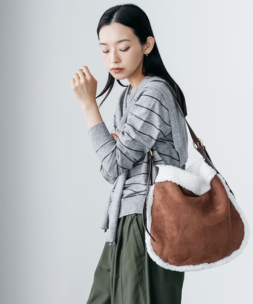 mili an deni（ミリアンデニ）の「フェイクムートンポーチ付きショルダーバッグ（ショルダーバッグ・レディース・ブラウン/ブラック/ベージュ・F）」の9枚目の写真