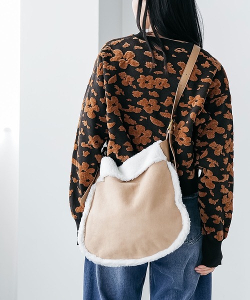 mili an deni（ミリアンデニ）の「フェイクムートンポーチ付きショルダーバッグ（ショルダーバッグ・レディース・ブラウン/ブラック/ベージュ・F）」の6枚目の写真