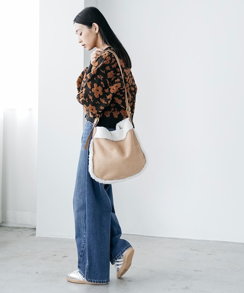 mili an deni（ミリアンデニ）の「フェイクムートンポーチ付きショルダーバッグ（ショルダーバッグ・レディース・ブラウン/ブラック/ベージュ・F）」の4枚目の写真