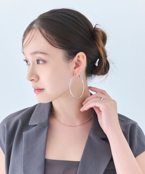 Phoebe(フィービィー)の「【金属アレルギー対応】ライトフープビッグピアス/ステンレス/大振り(ピアス(両耳用)・レディース・イエローゴールド/シルバー・FREE)」の8枚目の写真