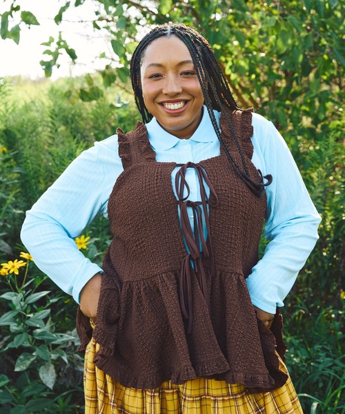 PUNYUS（プニュズ）の「2WAYフリルキャミチュニック（ベスト・レディース・サックスブルー/ブラック/ブラウン・1/2/3/4）」の2枚目の写真