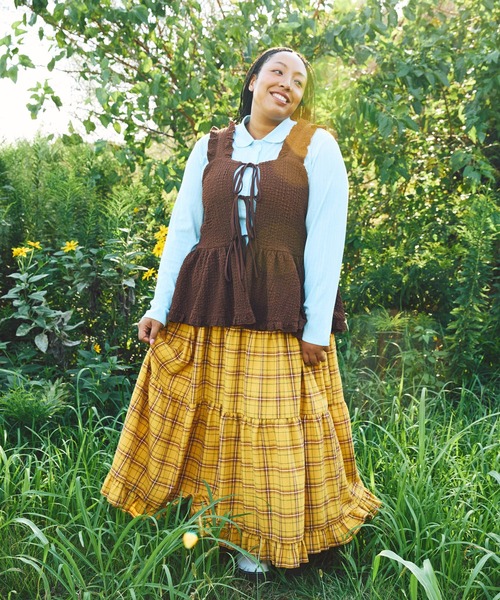 PUNYUS（プニュズ）の「2WAYフリルキャミチュニック（ベスト・レディース・サックスブルー/ブラック/ブラウン・1/2/3/4）」の11枚目の写真