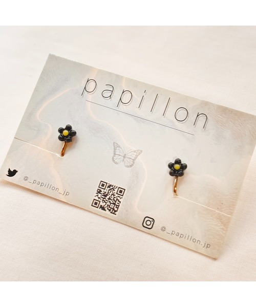 tone（トーン）の「【papillon】お花イヤリング(MA)（イヤリング・レディース・ブラック・FREE）」の3枚目の写真