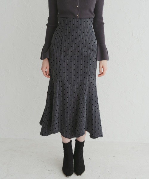31 Sons de mode（トランテアン　ソン　ドゥ　モード）の「2025秋冬新作 ストライプドットフロッキーマーメイドスカート（スカート・レディース・チャコールグレー/ブラウン・S/M）」の5枚目の写真