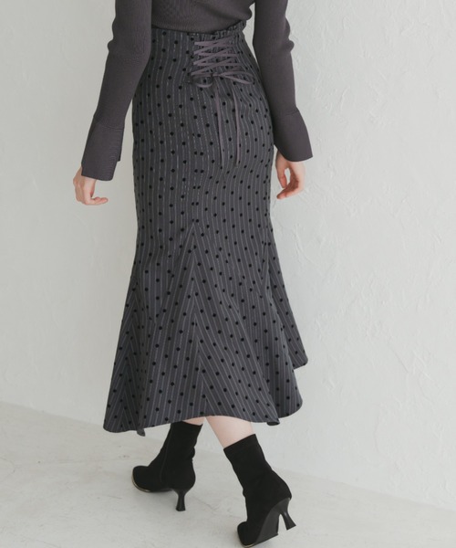 31 Sons de mode（トランテアン　ソン　ドゥ　モード）の「2025秋冬新作 ストライプドットフロッキーマーメイドスカート（スカート・レディース・チャコールグレー/ブラウン・S/M）」の3枚目の写真