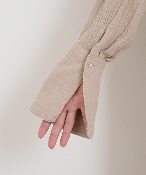 OMNES(オムネス)の「ダブルガーゼバンドカラーワンピース(ワンピース・レディース・ベージュ・FREE)」の11枚目の写真