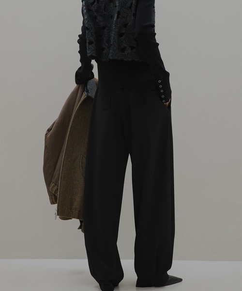 UND TUCK BONTAN PANTS（スラックス）｜Ameri（アメリ）のファッション