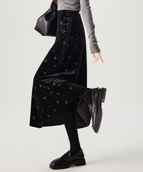 gossip！ロサンゼルス（ゴシップロサンゼルス）の「Y2Kガーリー レトロ蝶柄ロングスカート（スカート・レディース・ブラック・L/M）」の2枚目の写真