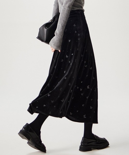 gossip！ロサンゼルス（ゴシップロサンゼルス）の「Y2Kガーリー レトロ蝶柄ロングスカート（スカート・レディース・ブラック・L/M）」の4枚目の写真