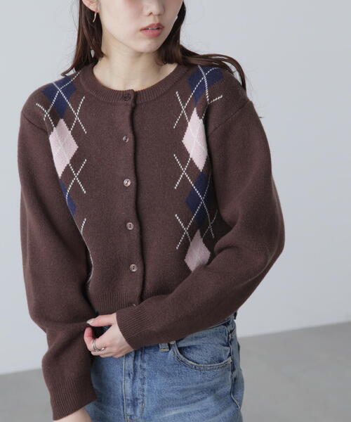 FREE'S MART（フリーズマート）の「◆ダブルジャガードアーガイルニットカーディガン（ニット/セーター・レディース・グレー/ネイビー/ブラウン・FREE）」の2枚目の写真