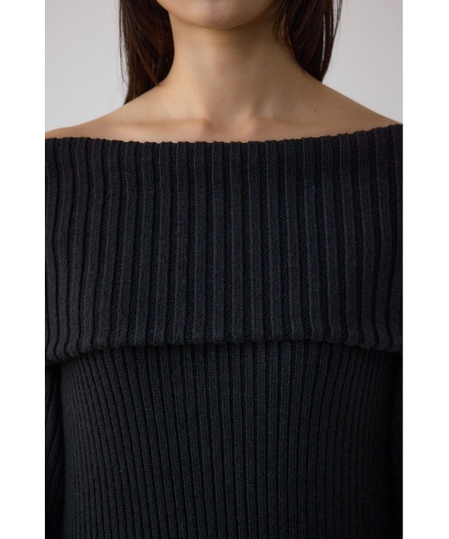 AZUL by moussy(アズールバイマウジー)の「【身長/骨格別着用画像あり】オフショルロングニットワンピース 秋服 冬服 ロングワンピース 長袖(ワンピース・レディース・ブラック/グレイッシュベージュ・SMALL/MEDIUM)」の10枚目の写真