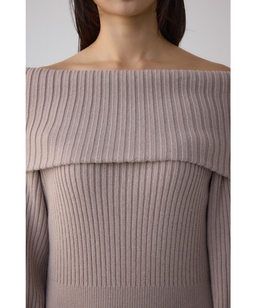 AZUL by moussy(アズールバイマウジー)の「【身長/骨格別着用画像あり】オフショルロングニットワンピース 秋服 冬服 ロングワンピース 長袖(ワンピース・レディース・ブラック/グレイッシュベージュ・SMALL/MEDIUM)」の21枚目の写真