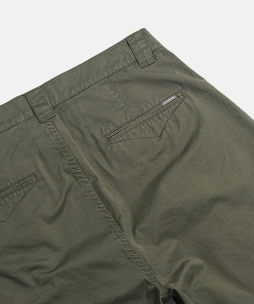 ESPIONAGE(エスピオナジ)の「Double Pleats Chino Shorts Grey Olive(その他パンツ・レディース・その他・LARGE/MEDIUM/X-LARGE)」の3枚目の写真