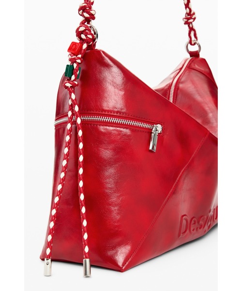 Desigual(デシグアル)の「Shoulder Bag with Logo Charm, Red/ロゴチャーム付き ショルダーバッグ レッド(ショルダーバッグ・レディース・レッド・FREE)」の8枚目の写真