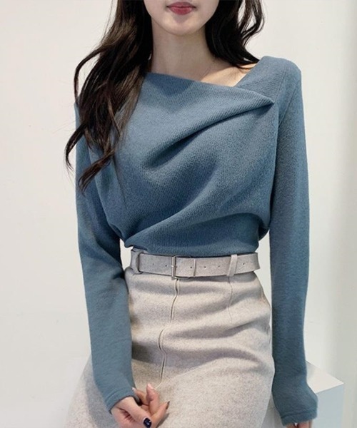 Flugge(フラッジー)の「デザインネック長袖トップス(その他トップス・レディース・ホワイト/ブラック/ブルー・LARGE/MEDIUM)」の3枚目の写真