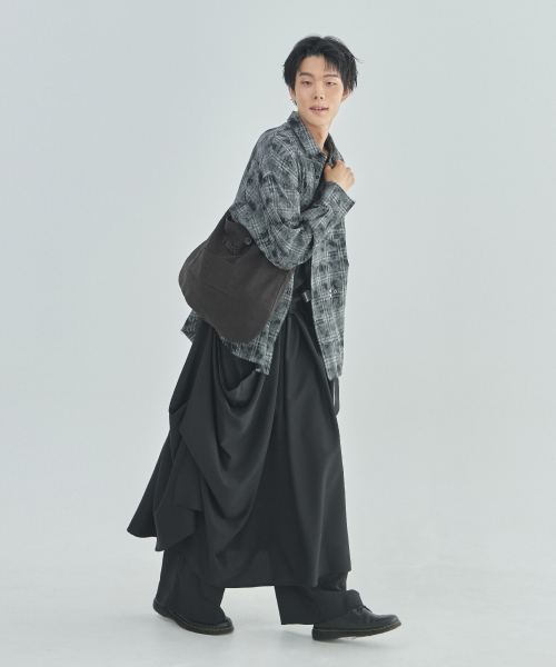 LAD EDITION(ラッドエディション)の「グレー ヴィンテージ ウォッシング オーバーサイズ チェックシャツ_ブラック(シャツ/ブラウス・メンズ・その他・FREE)」の3枚目の写真
