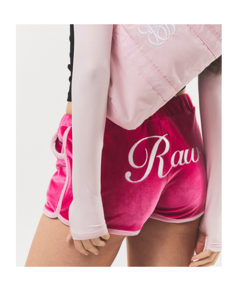 RAWMANTICS(ローマンティクス)の「ロウロゴベルベットホットドルフィンパンツホットピンク(その他パンツ・レディース・ピンク・SMALL)」の2枚目の写真