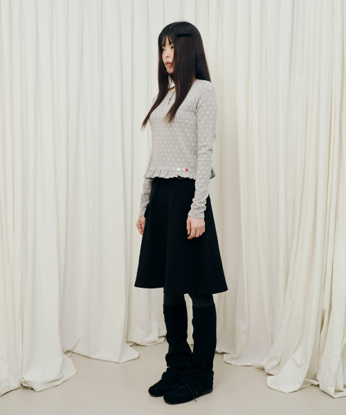 MIHEV(ミヘブ)の「ポルカドットフリルロングスリーブグレー(Tシャツ/カットソー・レディース・その他・SMALL/MEDIUM)」の6枚目の写真