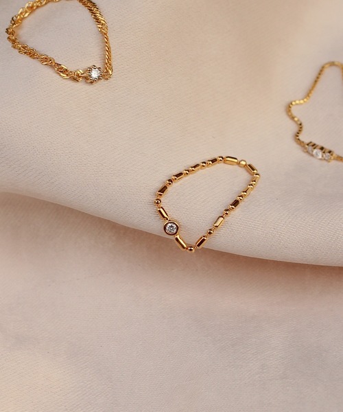 NOIR DE POUPEE（ノワールドプーペ）の「【WEB限定】K18vermeil ダイヤモンド ベゼルチェーンリング（リング・レディース・ゴールド・#3/#5/#7/#9/#11/#13/#15）」の4枚目の写真