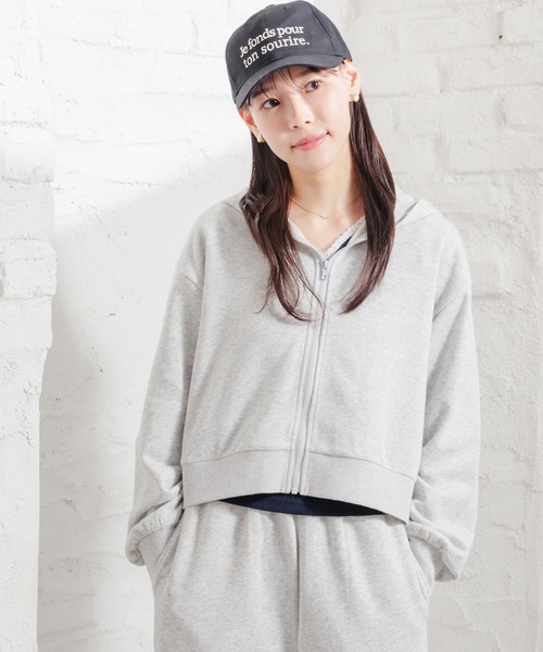 Honeys(ハニーズ)の「ショート丈ジップパーカー(パーカー・レディース・アイボリー系1/杢グレー/ブラック・SS/S/M/LL/L)」の11枚目の写真