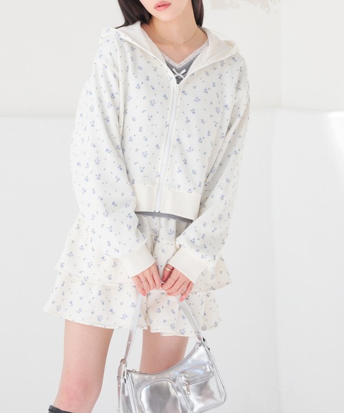 Honeys(ハニーズ)の「ショート丈ジップパーカー(パーカー・レディース・アイボリー系1/杢グレー/ブラック・SS/S/M/LL/L)」の17枚目の写真