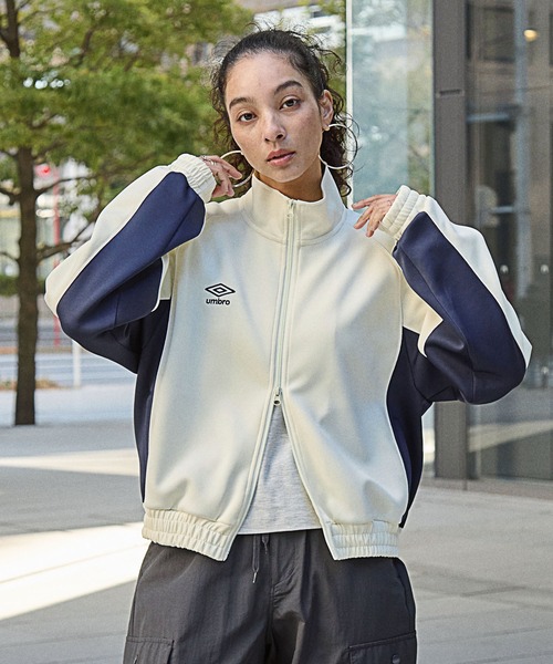 UMBRO/アンブロ 別注 ワンポイントロゴ刺繍 パイピング ラグラン