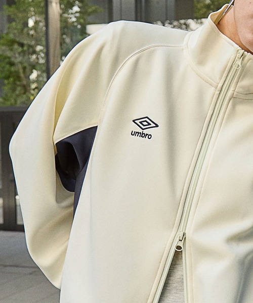 UMBRO/アンブロ 別注 ワンポイントロゴ刺繍 パイピング ラグラン