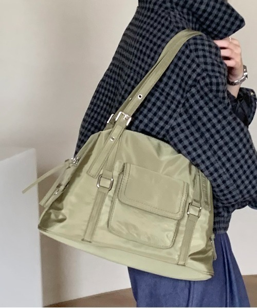 FINEnough(ファインナフ)の「2WAYアウトポケットミニボストンショルダーバッグ(ショルダーバッグ・レディース・カーキ/ブラック/ブラウン/ホワイト・FREE)」の1枚目の写真